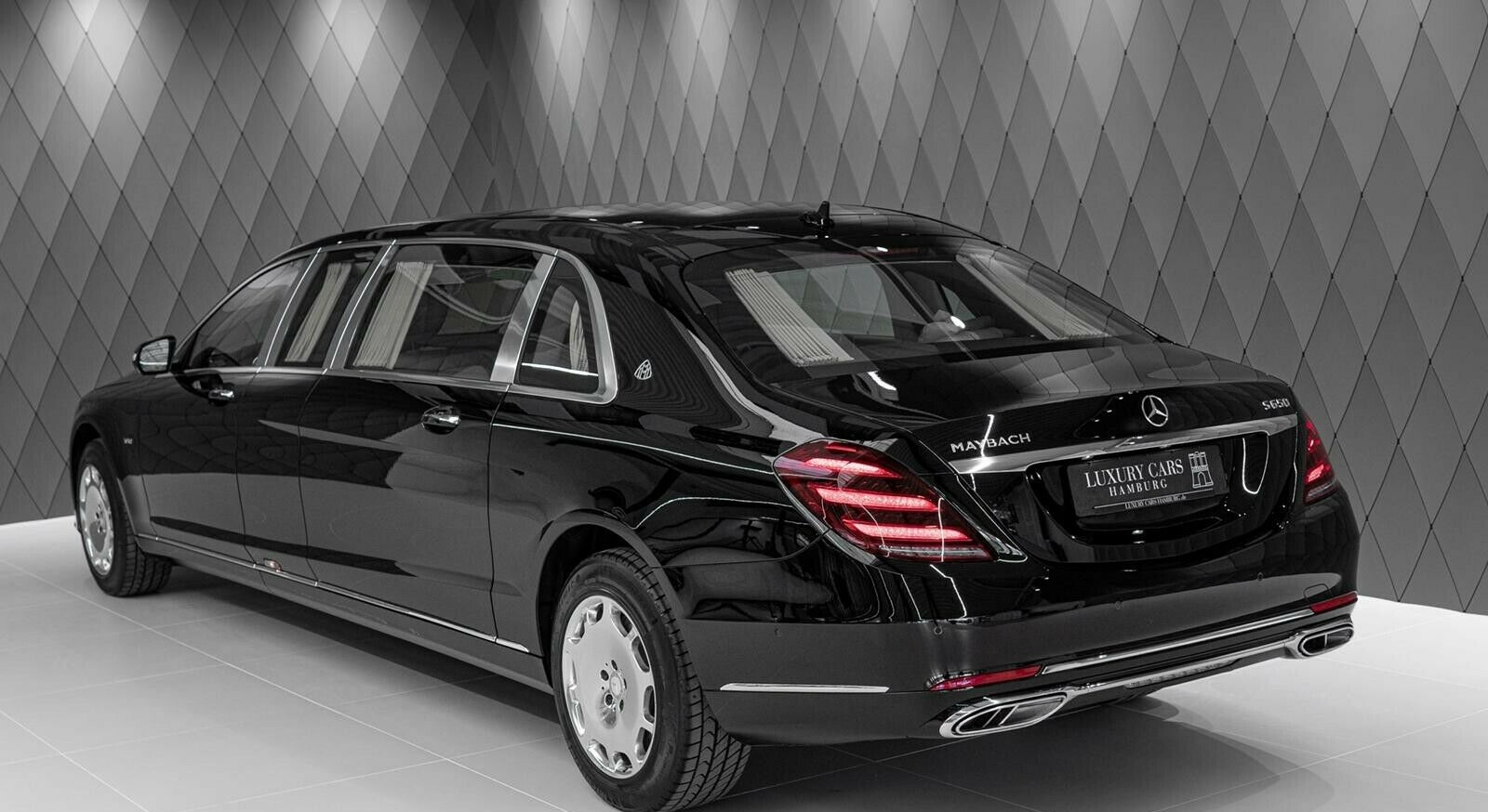 Mercedes-Benz S 600 Maybach Pullman photo 1