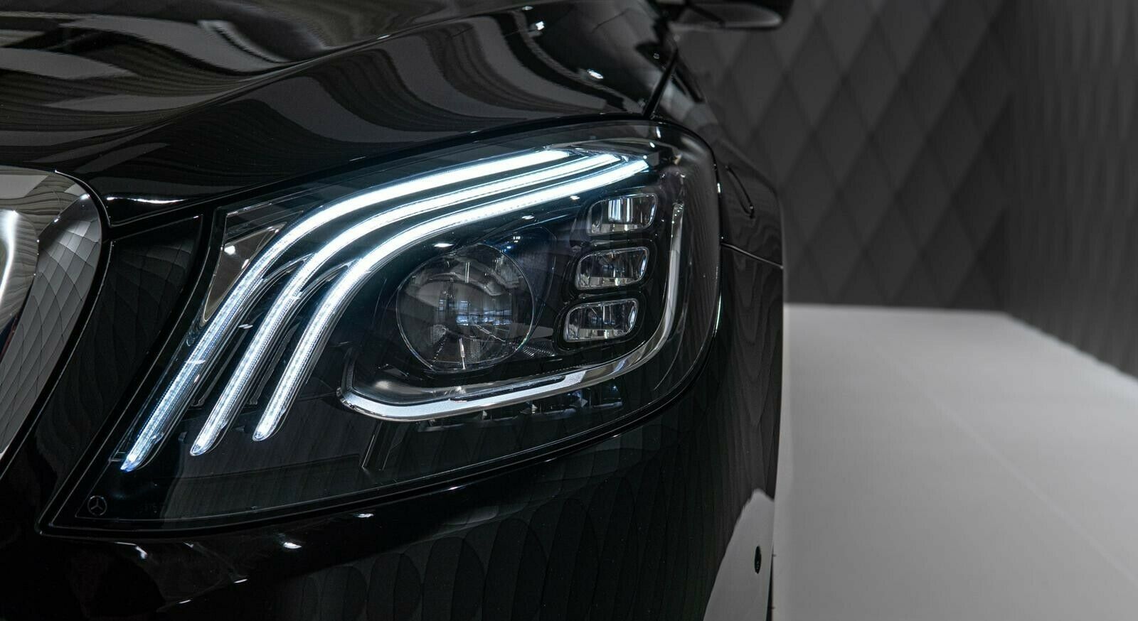 Mercedes-Benz S 600 Maybach Pullman photo 2