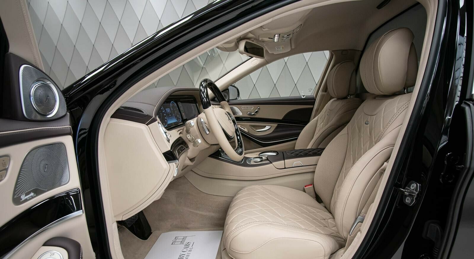 Mercedes-Benz S 600 Maybach Pullman photo 5