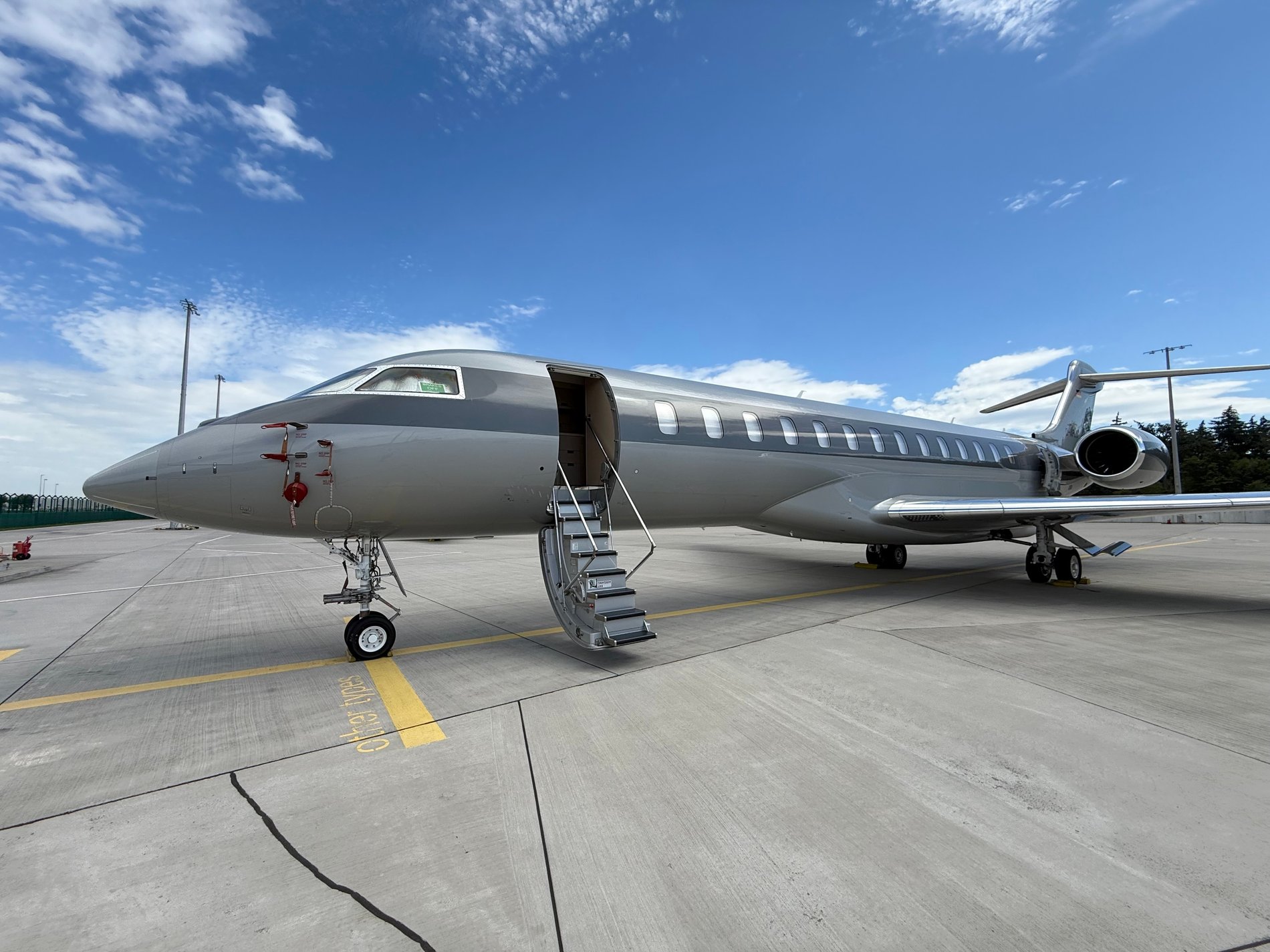2021 GLOBAL 7500/8000 FOR SALE photo 1