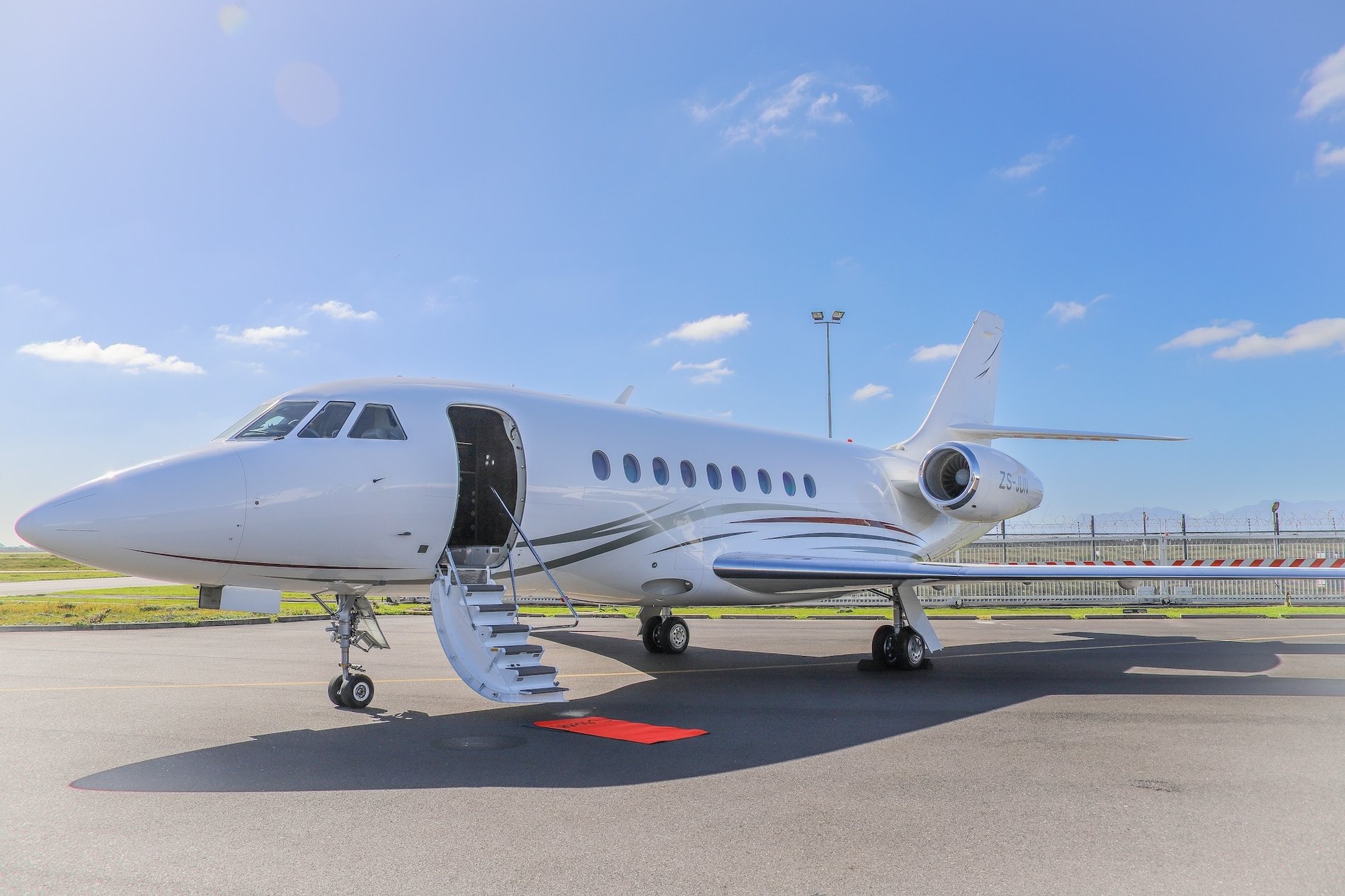 FALCON 2000LXS FOR SALE photo 1